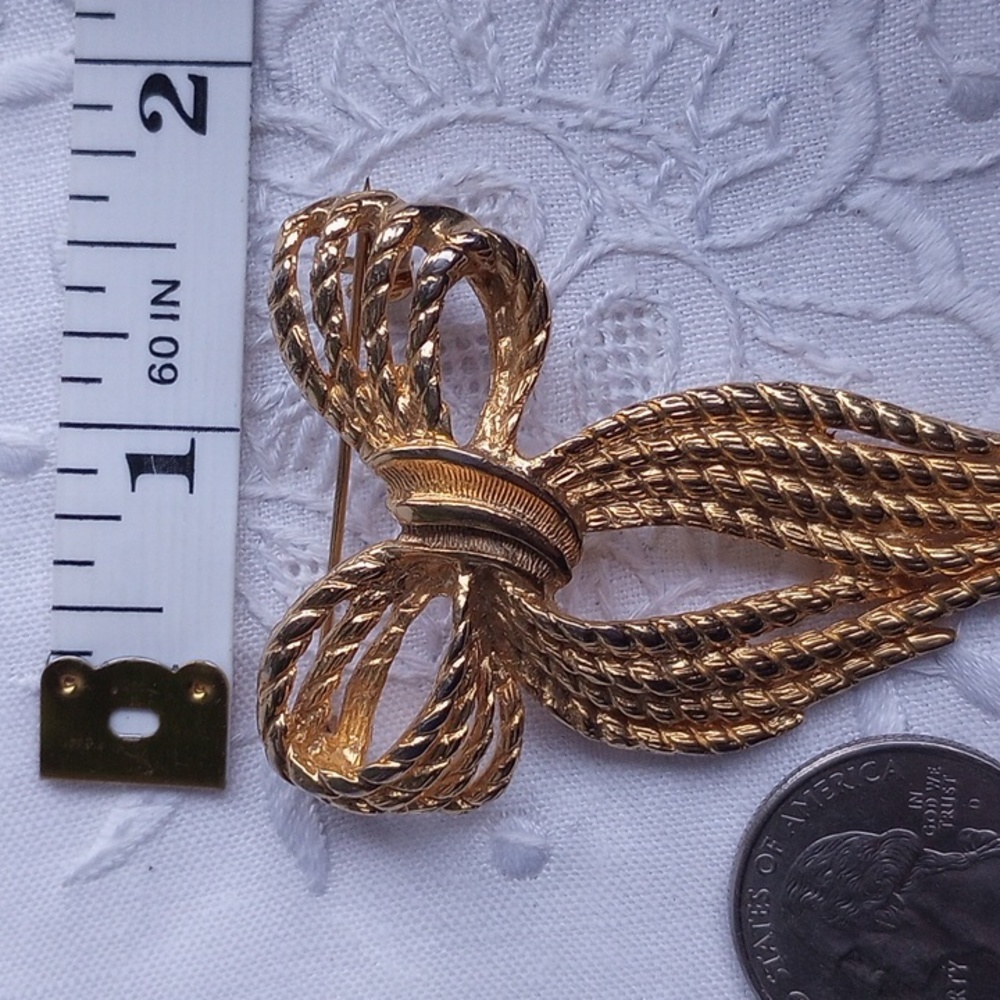 Vintage Angel Braided Rope Texture Gold Brooch - Picture 7 of 7